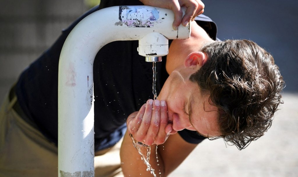 كيف يدفع تغير المناخ إلى إجهاد الثروة المائية العالمية بشكل خطير؟