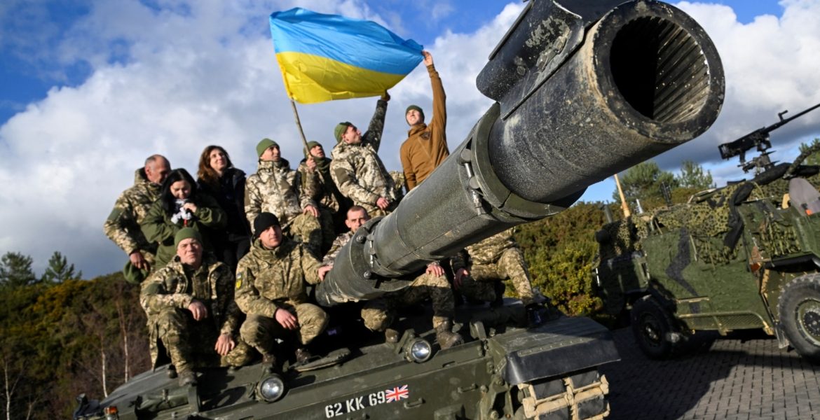 “الغرب يختبر أسلحته هناك”.. تقرير يكشف تحوّل أوكرانيا إلى أكبر معرض للأسلحة في العالم