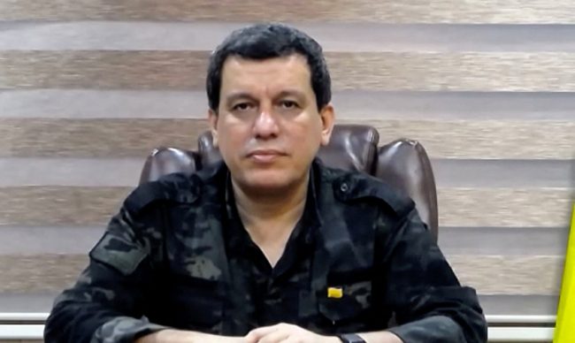 اتفاق بين قوات سوريا الديمقراطية وحكومتي بغداد ودمشق لتسليم آلاف من عناصر “داعش”