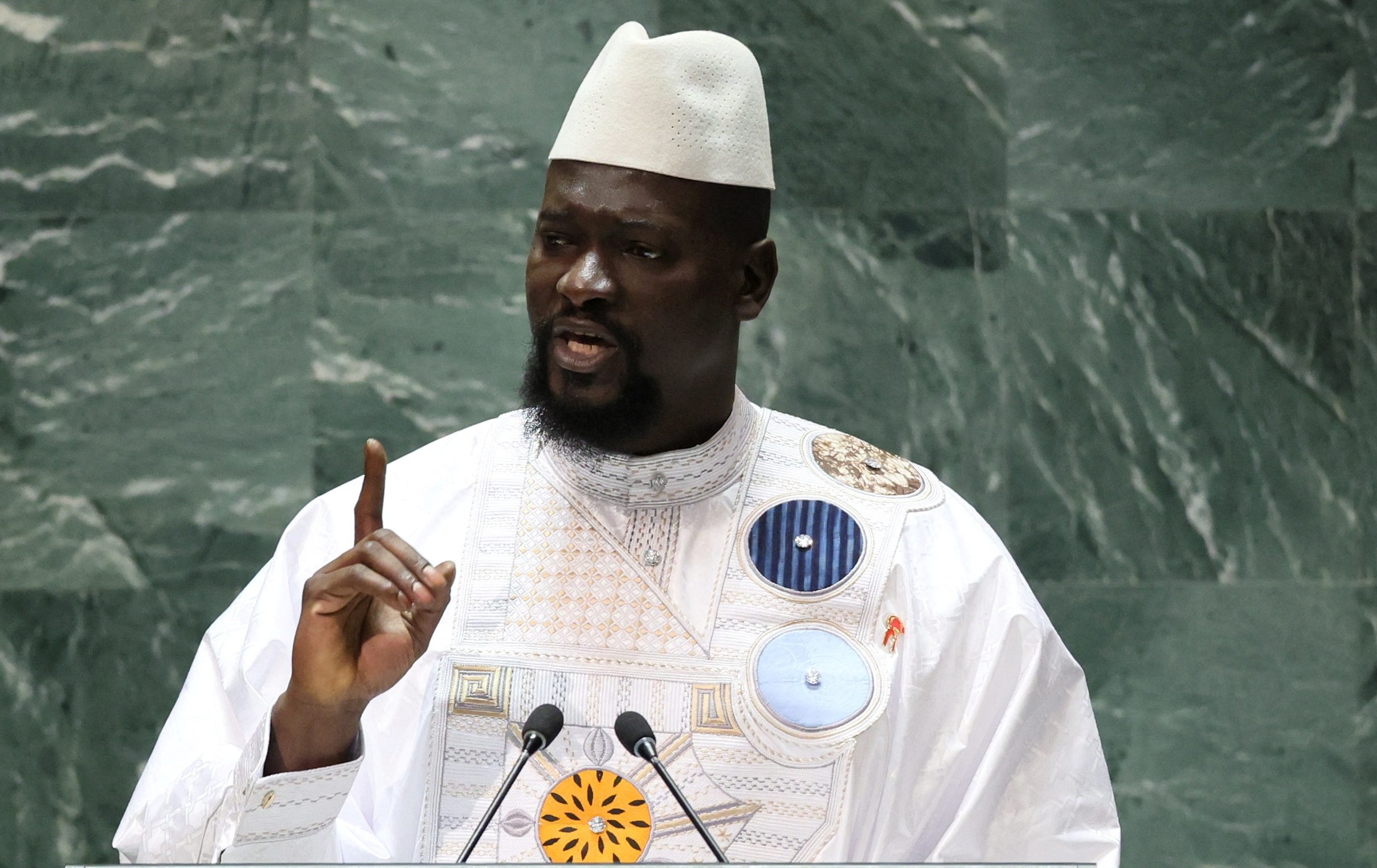 “أفريقيا ناضجة وديمقراطيتكم لا تصلح لنا”! زعماء أفارقة يهاجمون الغرب ويتهمونه باستغلال مواردهم