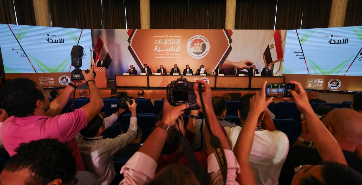 المؤتمر الصحفي للهيئة الوطنية للانتخابات في مصر/ رويترز