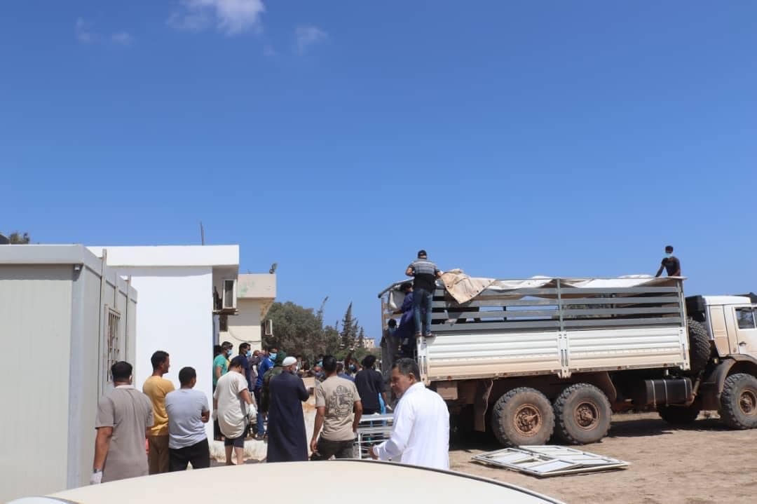 145 مصرياً يلقون حتفهم جراء الفيضانات التي ضربت ليبيا بسبب إعصار “دانيال”.. السلطات الليبية سلّمت جثامينهم لمصر (صور)