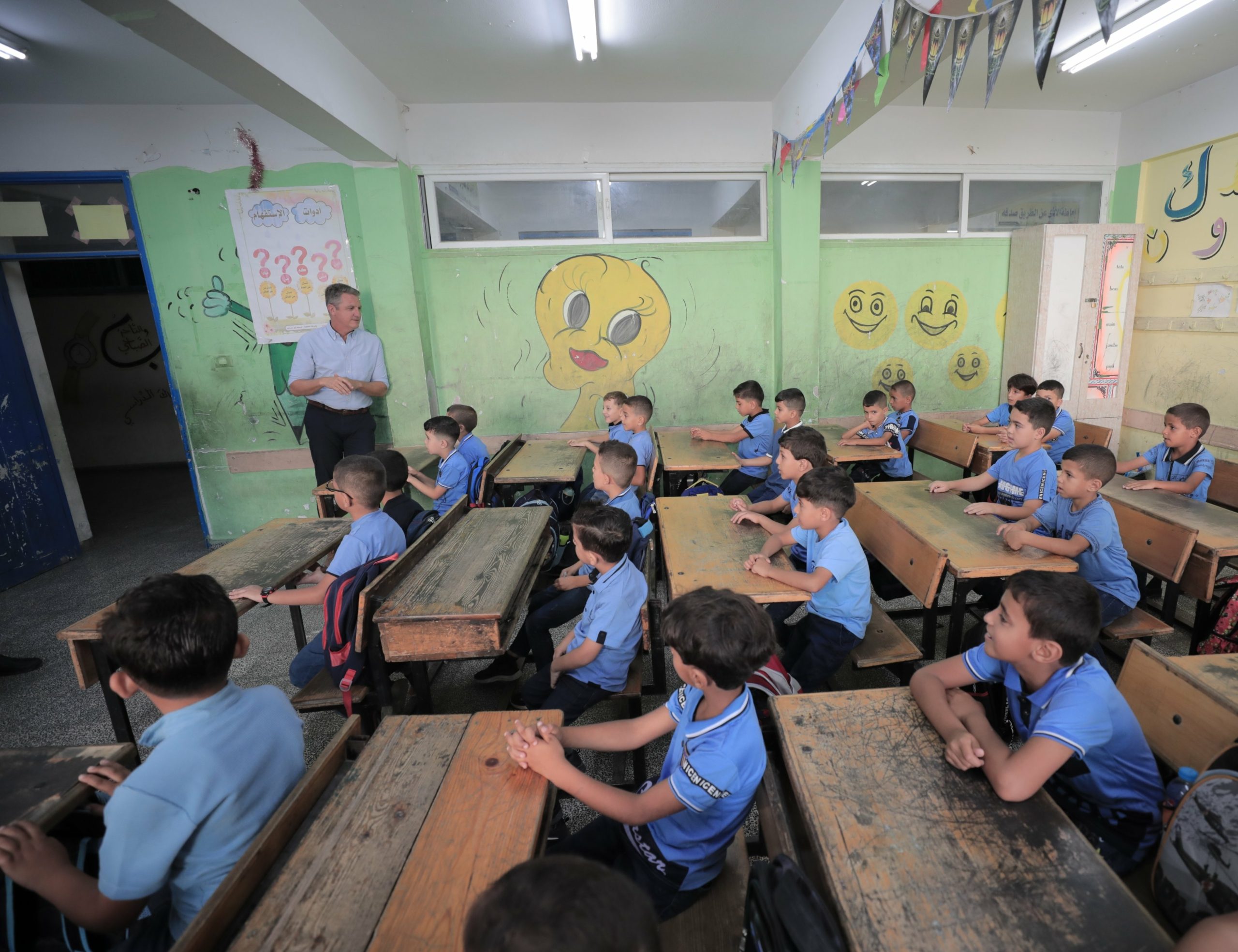 السنة التعليمية في قطاع غزة تواجه أزمة.. مدارس الأونروا تعاني عجزاً مالياً يصل لـ200 مليون دولار