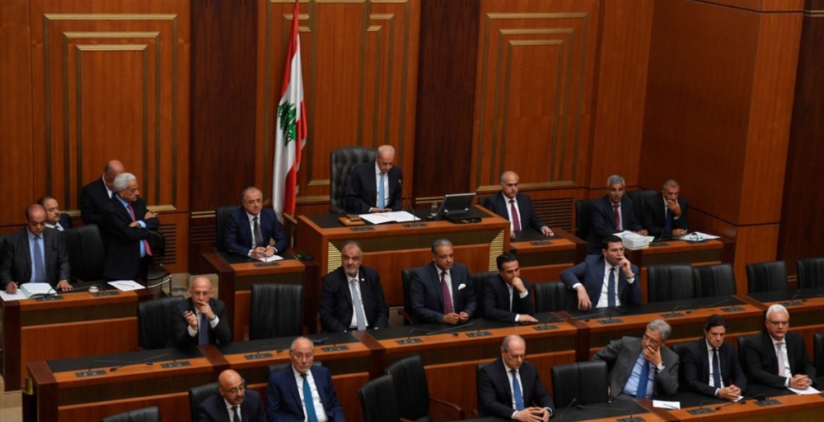 البرلمان اللبناني خلال جلسة سابقة فشلت في اختيار الرئيس (رويترز)