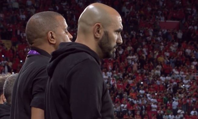 قبل مباراة المغرب وبوركينا فاسو.. الجماهير تردد بشكل جماعي سورة الفاتحة ترحماً على ضحايا الزلزال (فيديو)