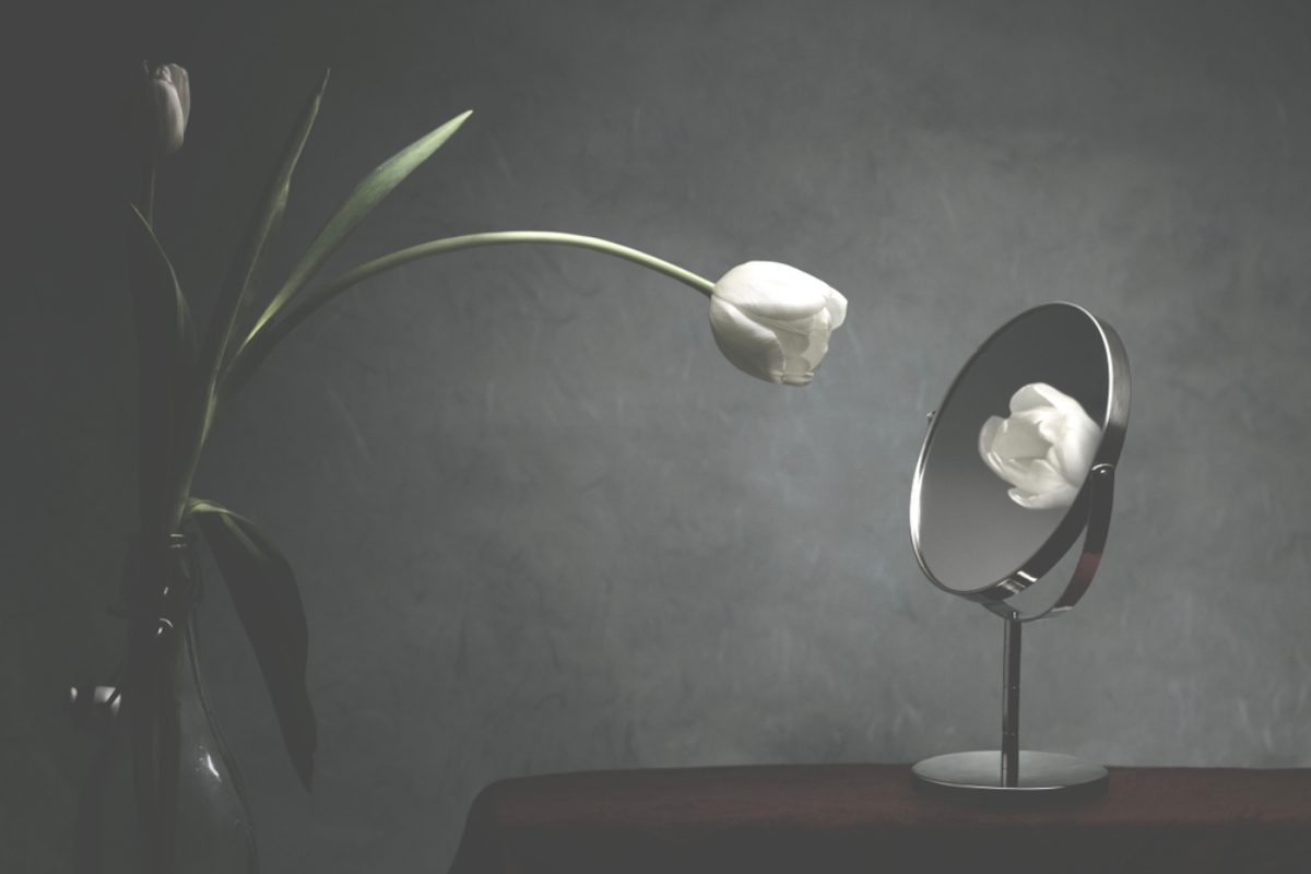 لا تستجدي إعجاب الناس بك.. كيف تحب نفسك؟