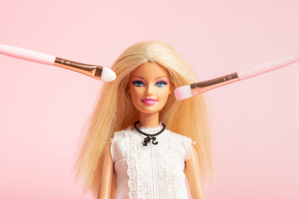 باربي تسليع المرأة