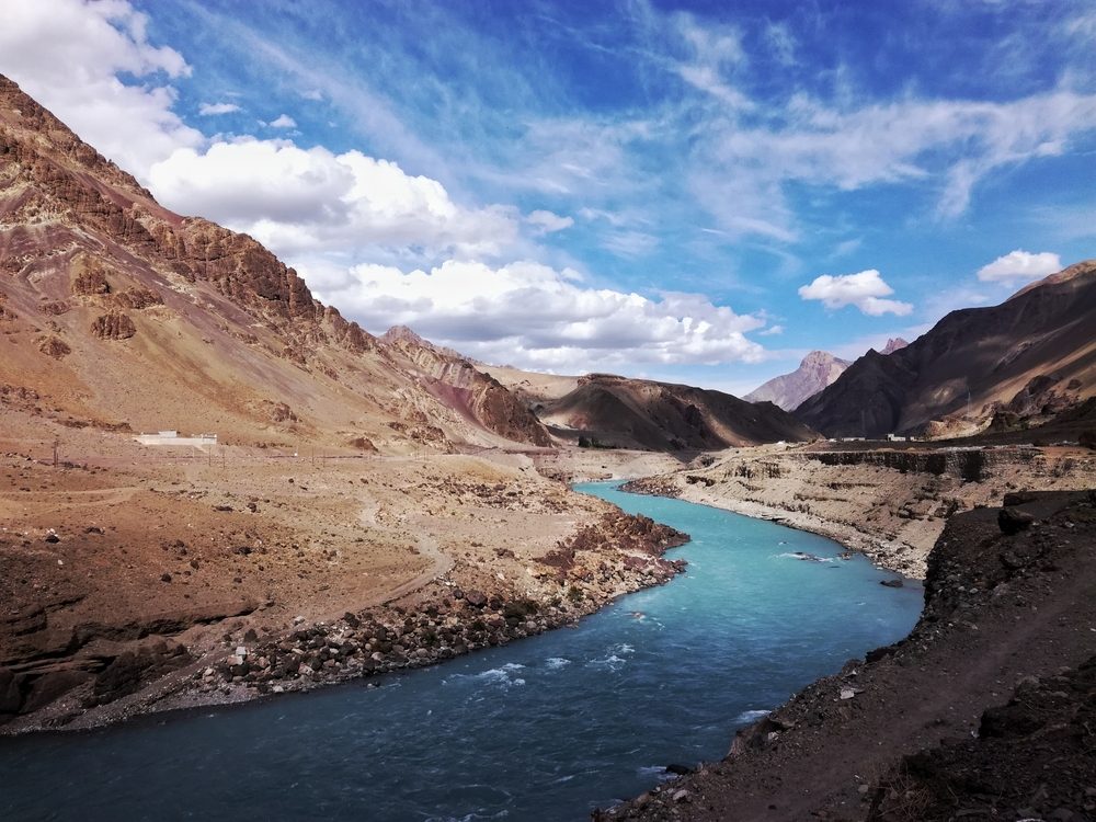 لنهر السند تأثير كبير على البلاد/ Shutterstock