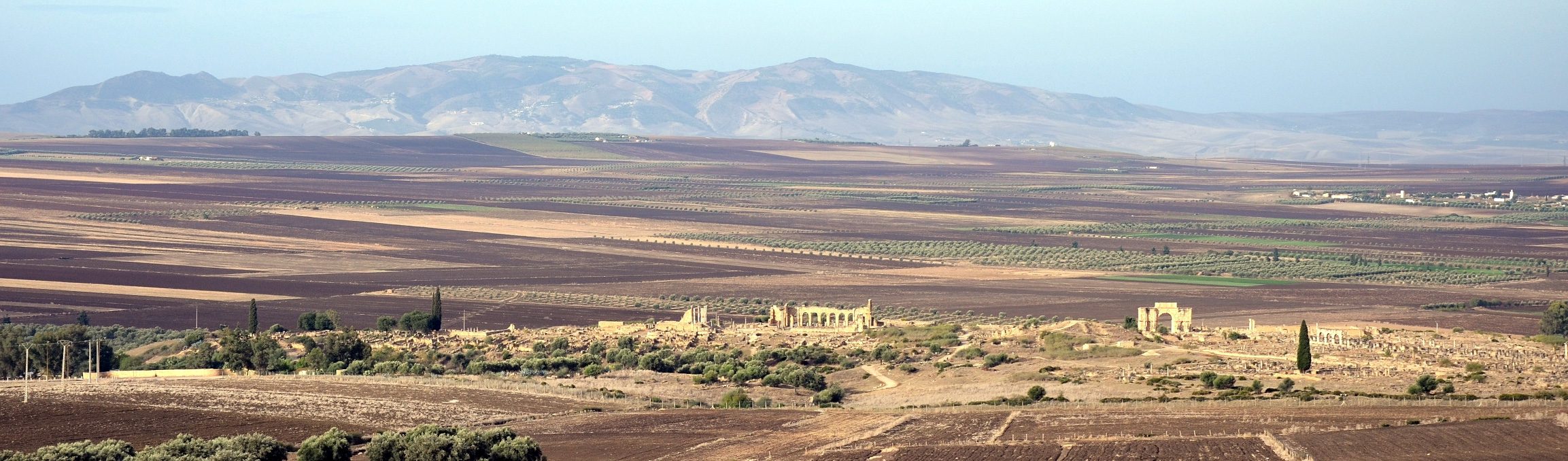مشهد بانورامي لموقع وليلي الأثري/ Wikipedia
