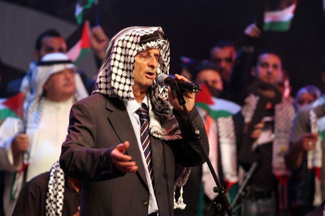 قدّم أكثر من 300 أغنية ثورية.. “أبو عرب” الذي دافع عن فلسطين بالشعر وأصبحت أغانيه شعاراً للمقاومة