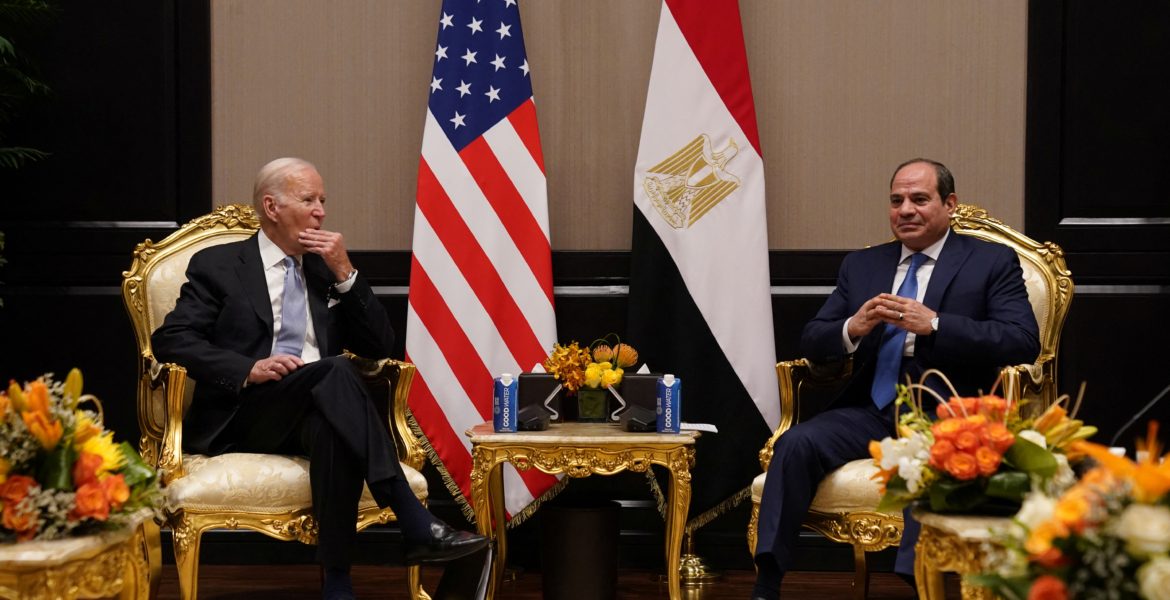 بعد ساعات من قصف إسرائيل معبر رفح.. بايدن يهاتف السيسي ويتفقان على “أهمية  احتواء” الصراع في غزة