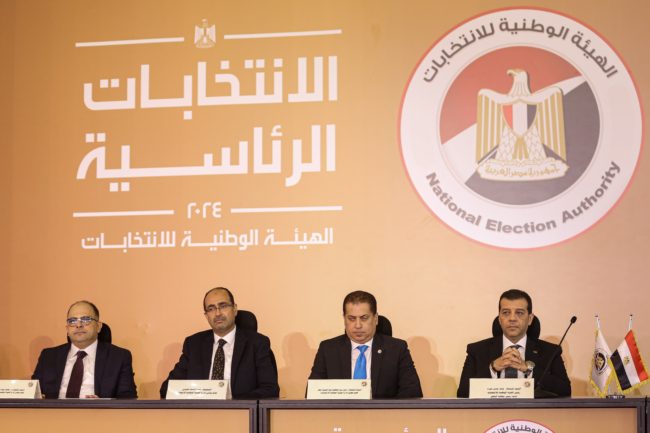 بدء تلقي طلبات الترشح بانتخابات الرئاسة المصرية.. والمعارضة تشكو التضييق في تحرير التوكيلات