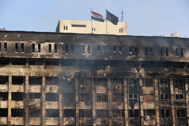 منظمة حقوقية مصرية: وفاة 8 من رجال الشرطة بينهم ضابط في حريق الإسماعيلية.. هذه أسماؤهم