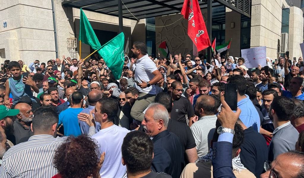 آلاف الأردنيين في مظاهرة بعمان طالبوا بطرد سفير الاحتلال / الأناضول
