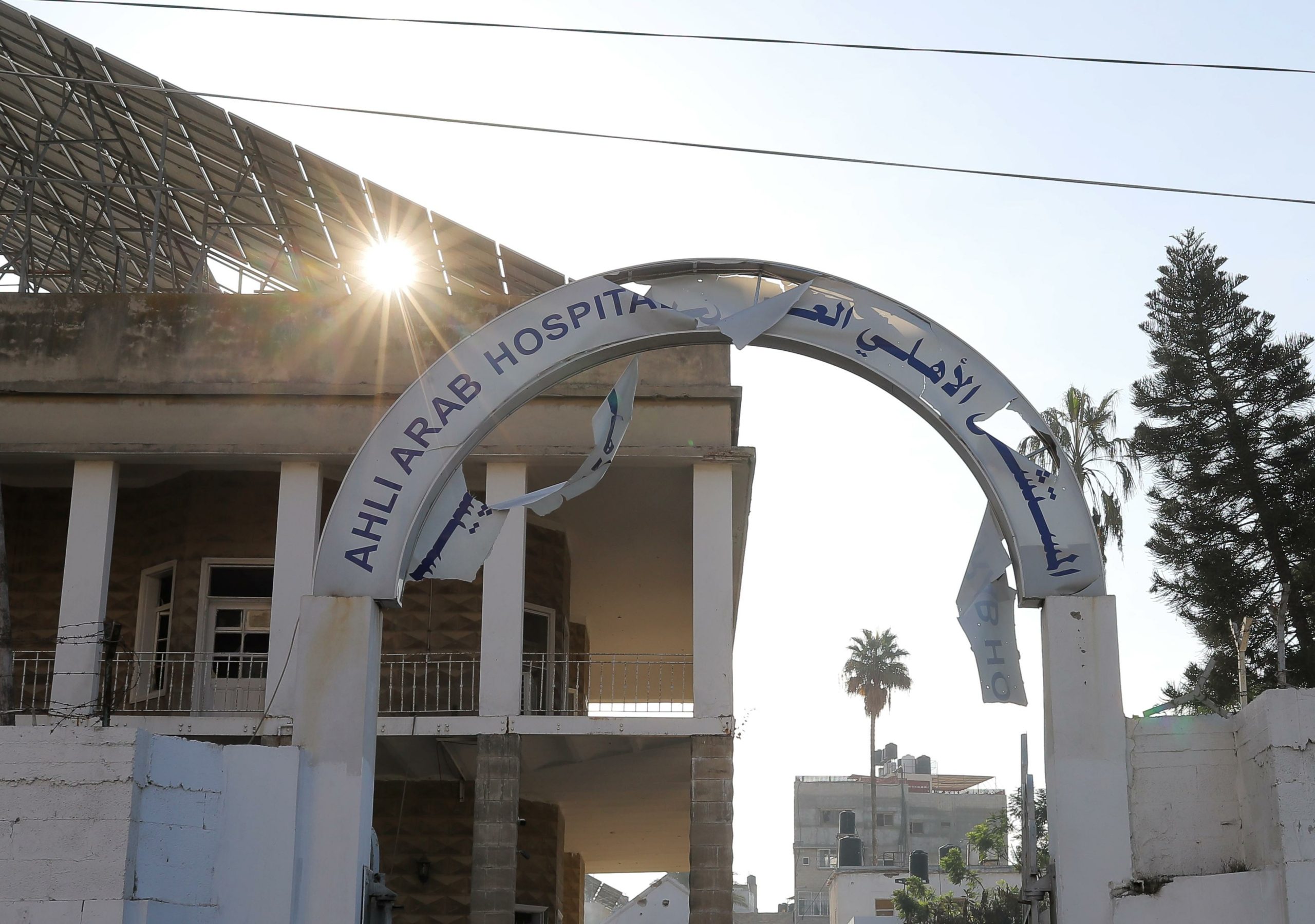 “مش ملاحقين، حسبي الله عليهم”! فيديو مؤثر لطبيبة تصرخ منهارة في غزة بسبب العدد الكبير للشهداء