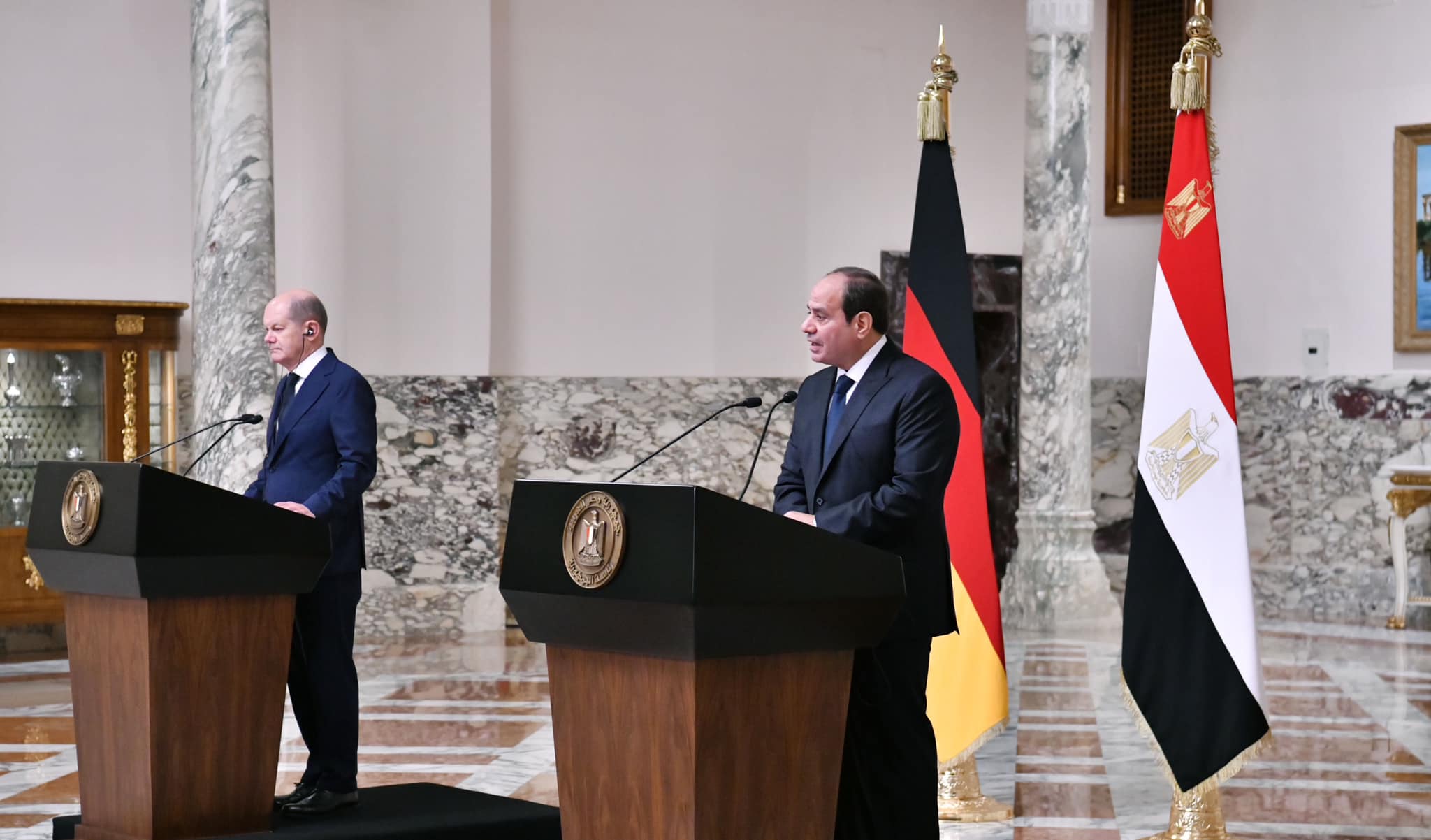 السيسي والمستشار الألماني أولاف شولتز في القاهرة/الأناضول