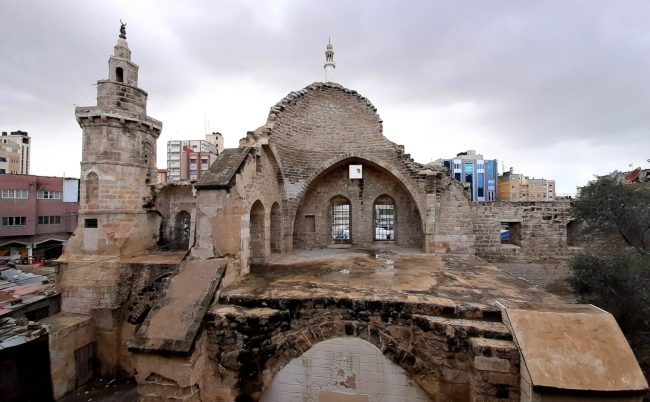 المسجد العمري وقلعة برقوق.. معالم تاريخية صامدة في قطاع غزة، بعضها يعود تاريخه إلى ما قبل الميلاد