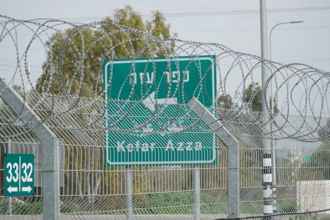 الاحتلال يحاول “إغراء” المستوطنين للعودة لمستوطنات غلاف غزة.. مسؤول إسرائيلي: سيقدمون لهم رشوة