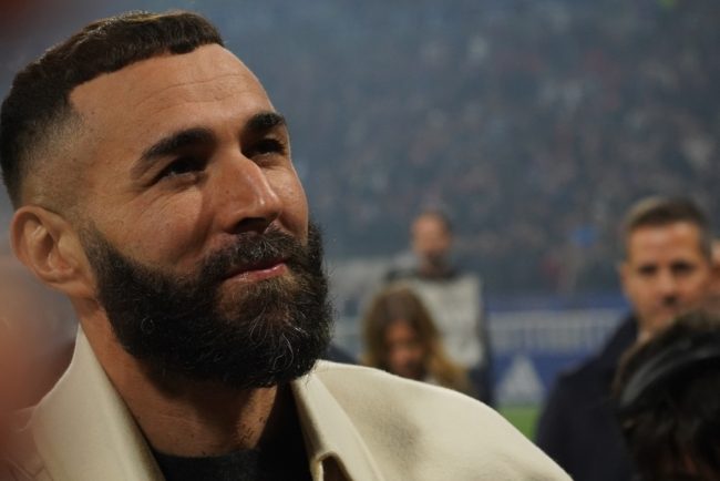 كريم بنزيما.. لاعب فرنسي حين يفوز وعربي حين يدعم فلسطين