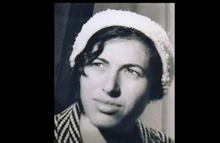 سُلافة مرسال| مواقع التواصل