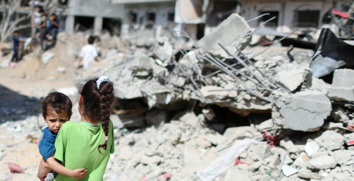 “لم نتوقع هذا حتى في أسوأ كوابيسنا”.. قصة نضال أم فلسطينية مع طفلها الذي رُزقت به بعد صعوبة في غزة