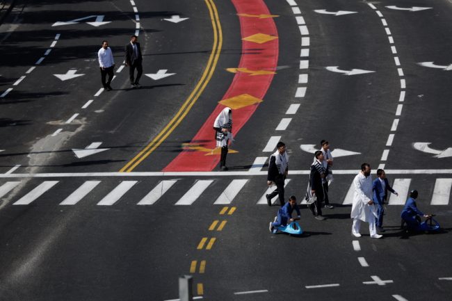 عدد المعرَّضين للفقر بإسرائيل أكبر مما هو عليه بجميع دول الاتحاد الأوروبي.. وفجوة كبيرة بالدخل بين الأفراد