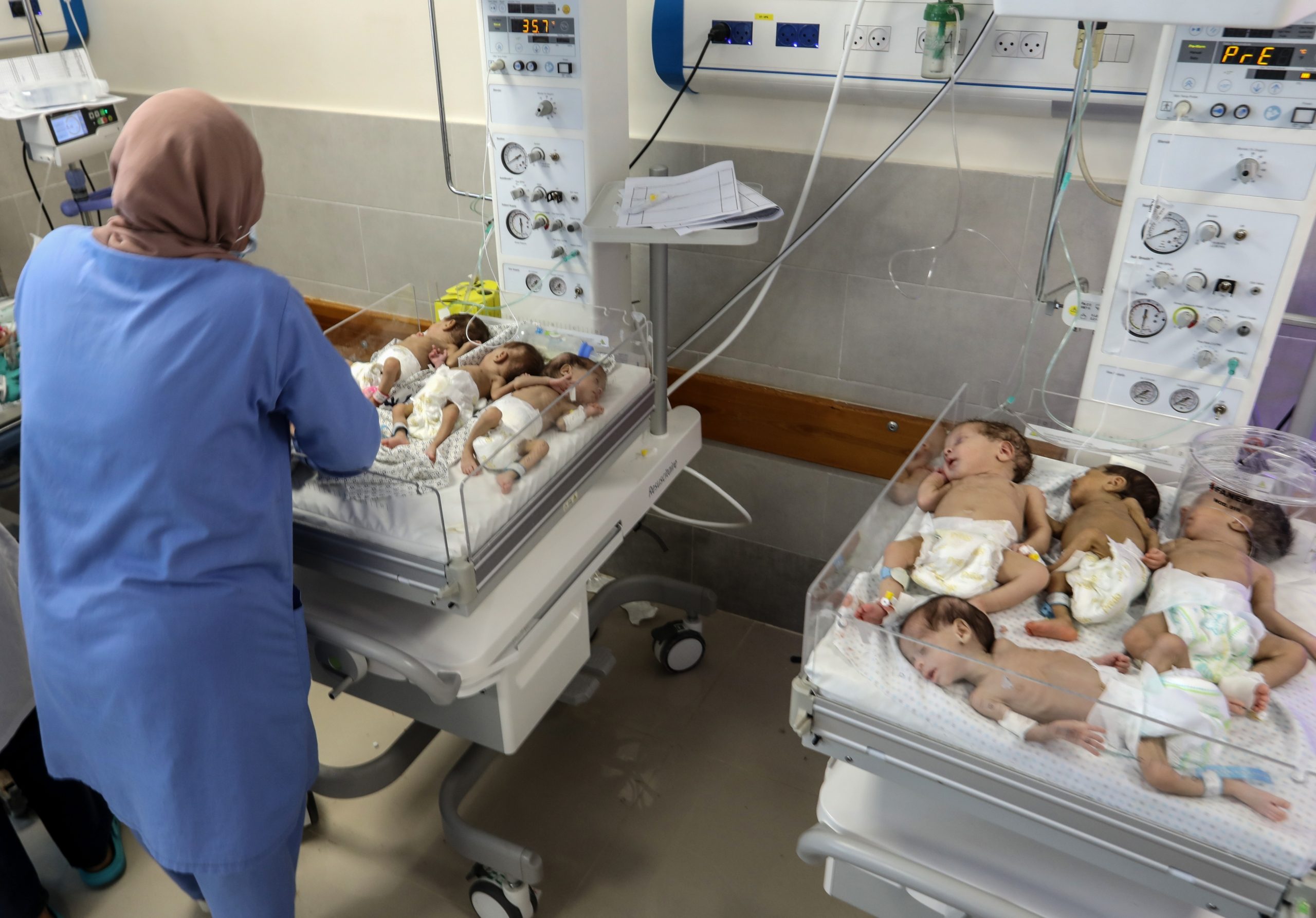 الأطفال قطاع غزة الحرب الإسرائيلية على قطاع غزة مسشتفى كمال عدوان جرائم الاحتلال الإسرائيلي