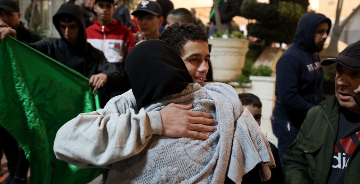 “10 إسرائيليين مقابل 30 فلسطينياً”.. حماس تكشف تفاصيل تمديد الهدنة الإنسانية: نسعى لمدة أطول