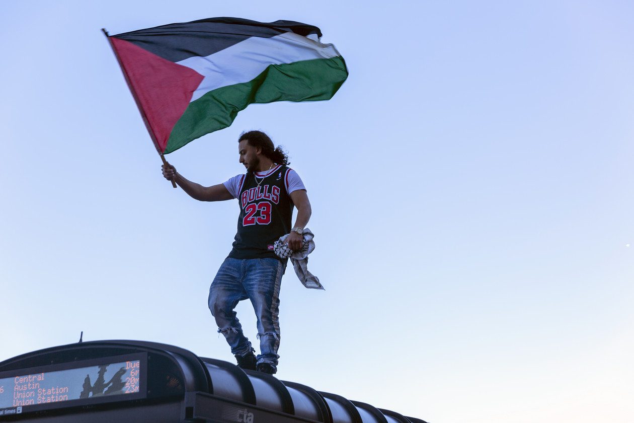 فع علم فلسطين