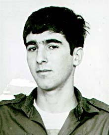مساعد الطيار رون أراد - Wikimedia Commons