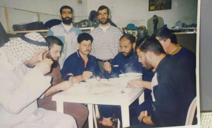 <strong>عباس السيد في السجون الإسرائيلية </strong>/ التواصل الاجتماعي