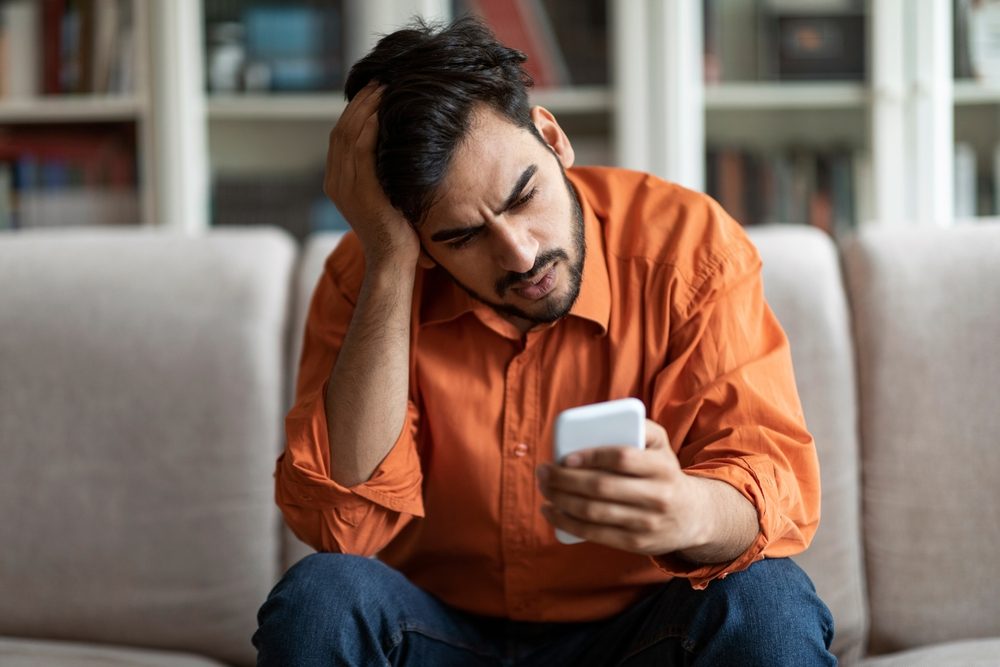 نميل لمتابعة الأحداث المأساوية من أجل الوقاية منها - Shutterstock