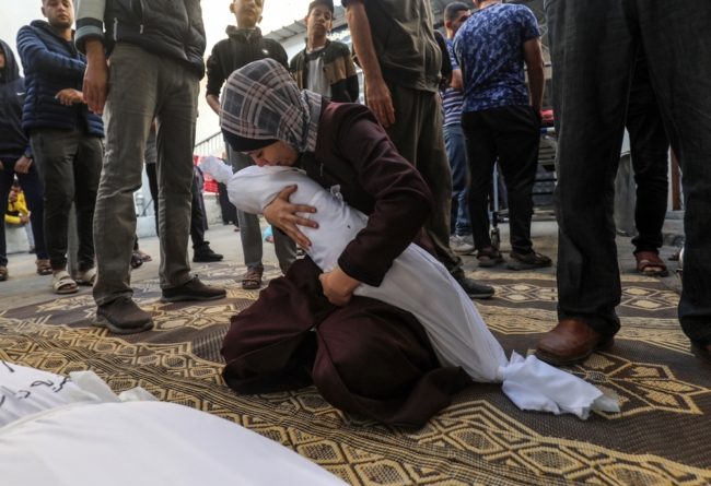 أطفال غزة.. براءة تحت قصف الاحتلال