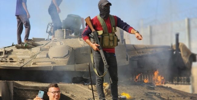 قناة إسرائيلية: مسؤول استخباراتي أعد “رسالة تحذير” قبل ساعات من هجوم “طوفان الأقصى”، وهذا فحواها