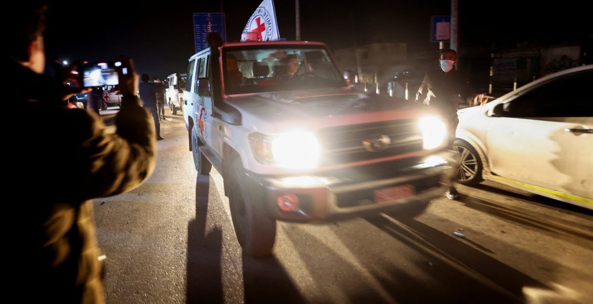 الصليب الأحمر في غزة قطر