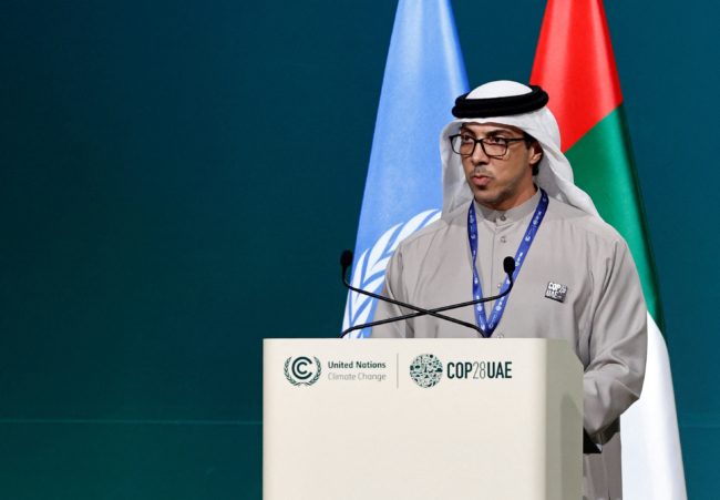 مسؤولة أممية بمؤتمر المناخ تستقيل احتجاجاً على سعي الإمارات لإبرام صفقات نفط وغاز