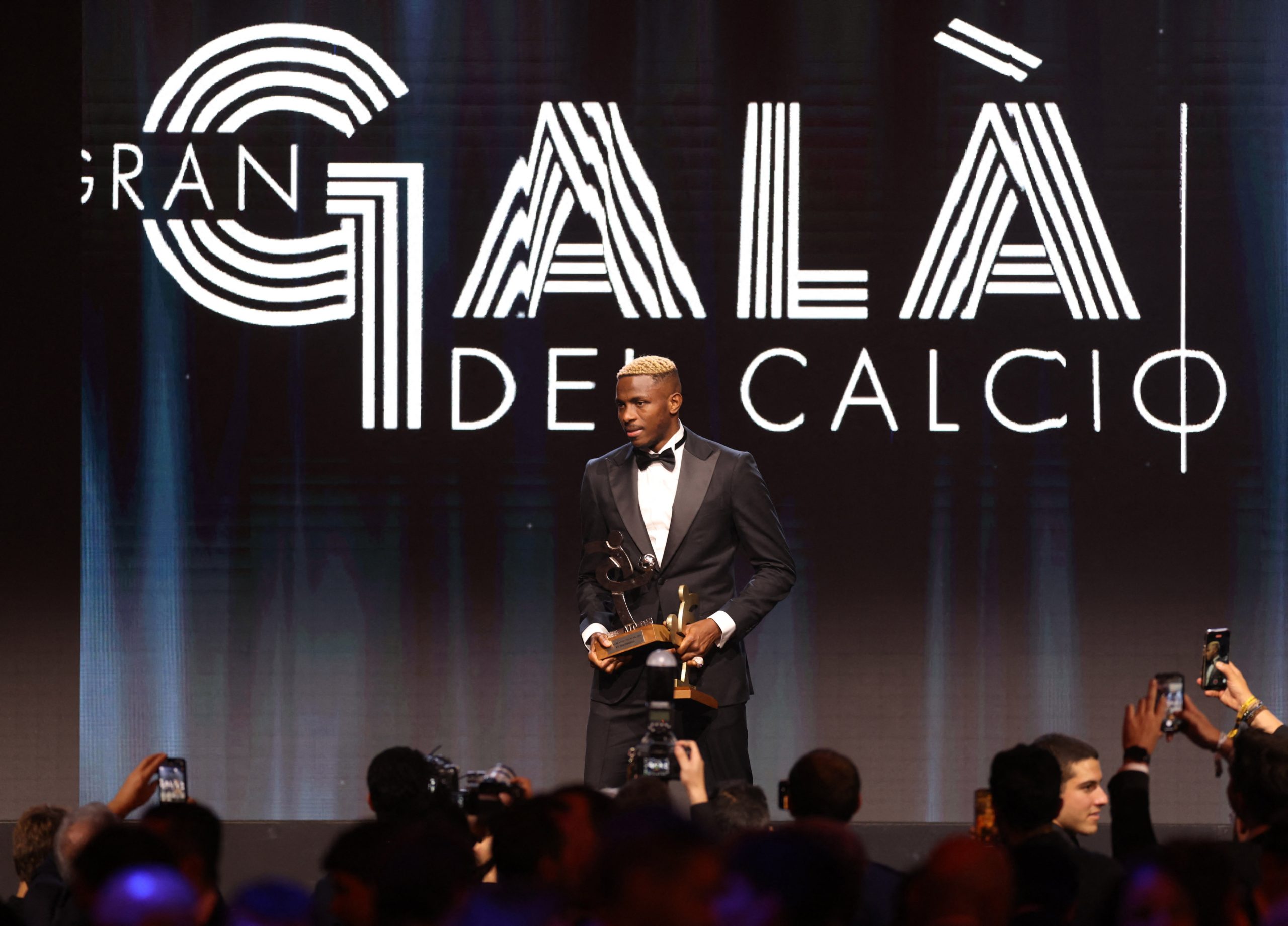 فيكتور أوسيمين أفضل لاعب أفريقي في عام 2023 - رويترز