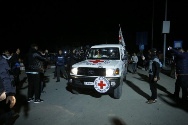 مجلس حرب الاحتلال يمنح رئيس الموساد “الضوء الأخضر” للمضي قدماً في الاقتراح القطري بشأن هدنة جديدة بغزة