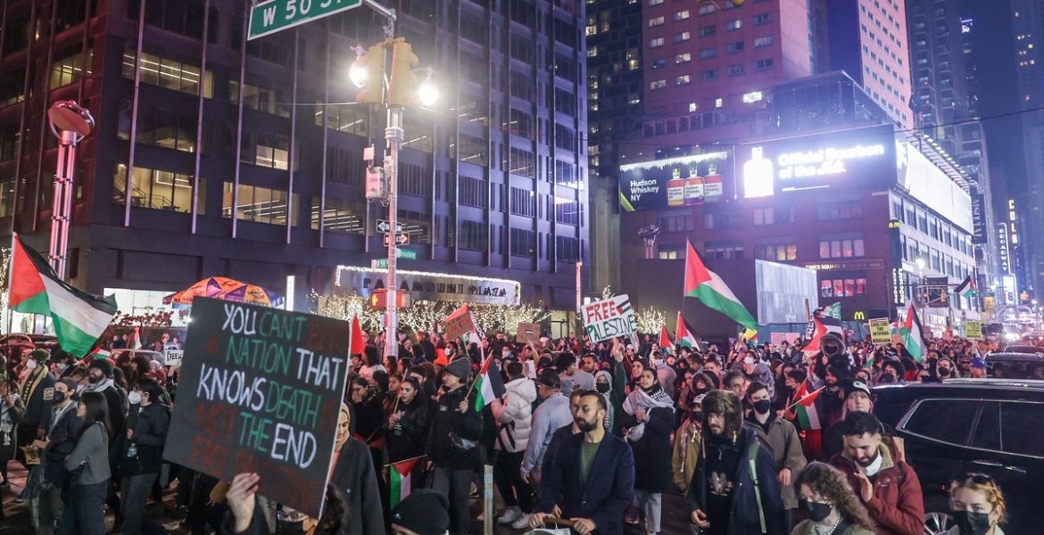 تزايد التعاطف مع غزة.. موقع أمريكي يرصد اتساع رقعة الاحتجاجات المؤيدة للفلسطينيين بالولايات المتحدة