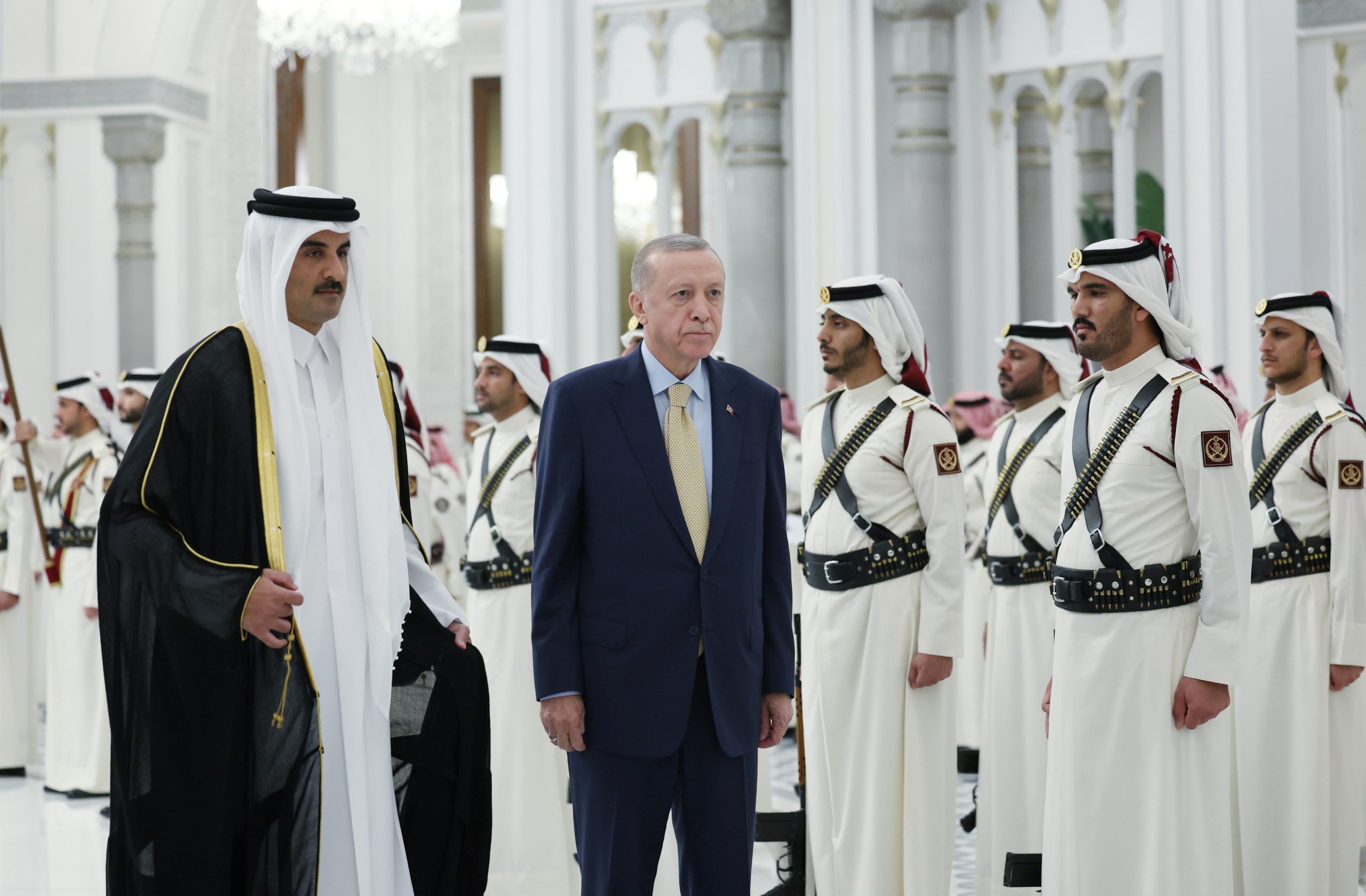 مراسم استقبال أمير دولة قطر الشيخ تميم بن حمد آل ثاني للرئيس التركي رجب طيب أردوغان - الأناضول