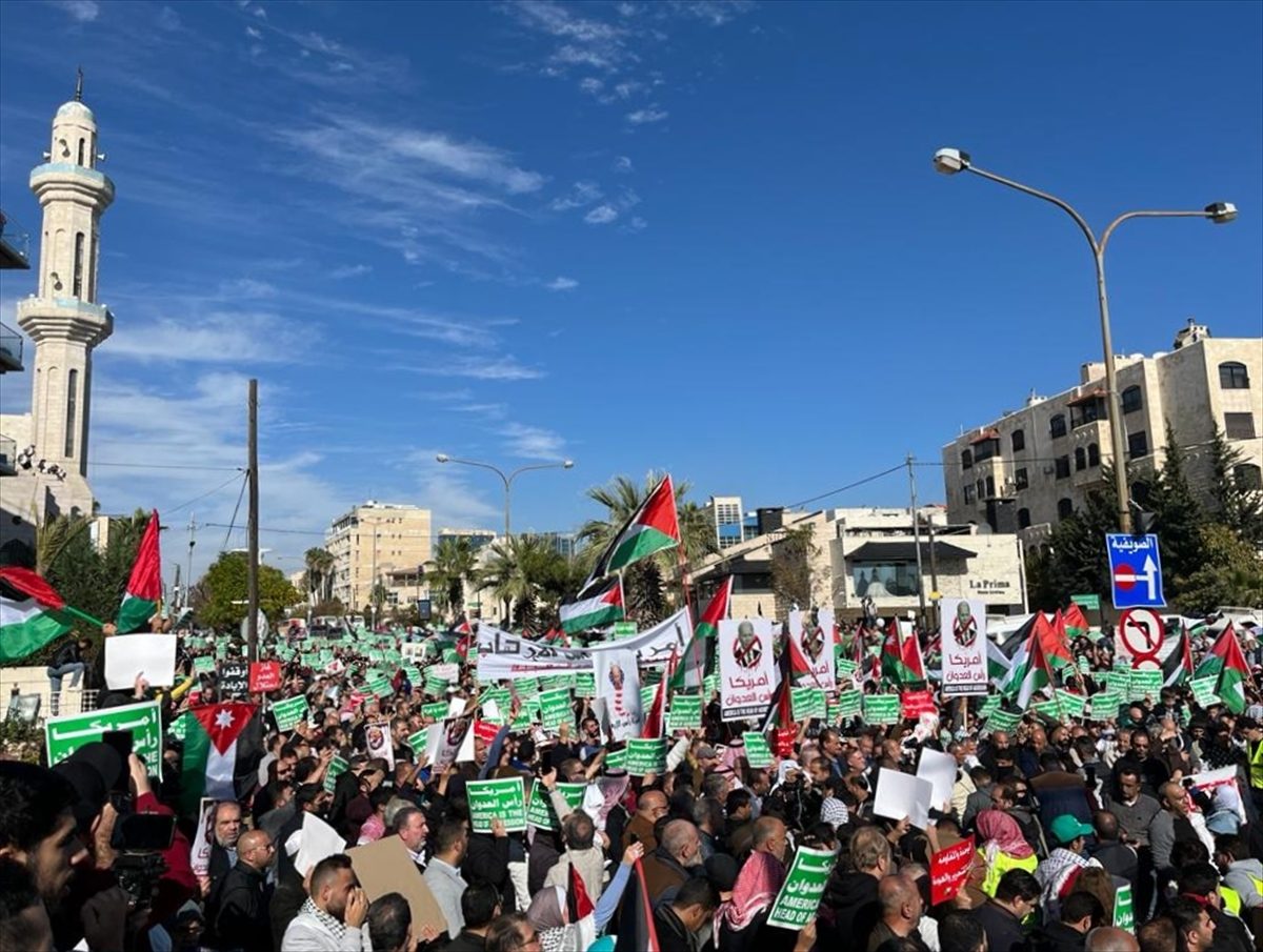 عشرات الآلاف يتظاهرون في قطر وعُمان واليمن لنصرة غزة.. هتفوا للمقاومة وندَّدوا باستمرار عدوان الاحتلال (فيديو)