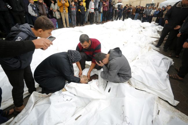 مركز الإحصاء يكشف عدد الفلسطينيين حول العالم.. وحصيلة الشهداء في عام 2023 هي الأكبر منذ النكبة