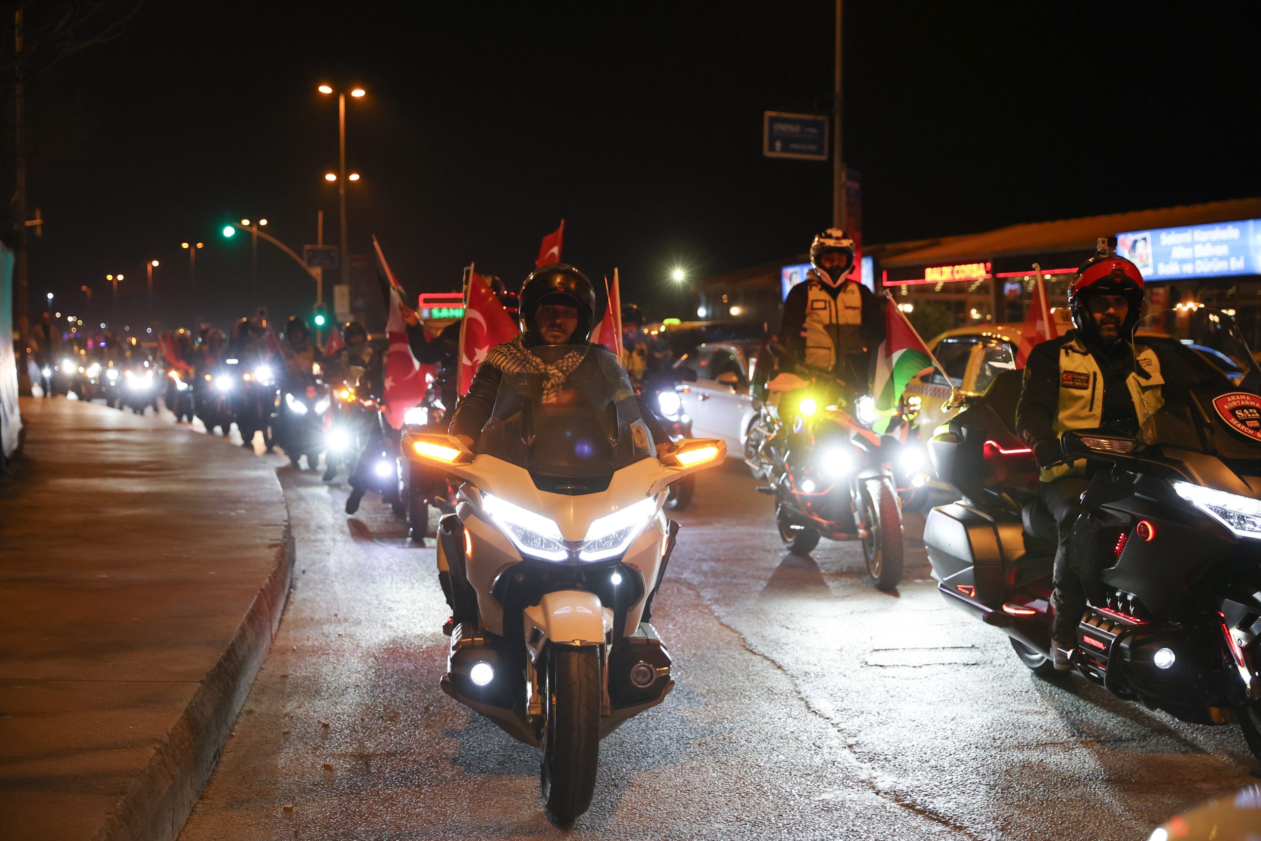 مسيرة سيارات في إسطنبول نصرةً لغزة.. فيديو لمشاركة مئات المركبات والدراجات