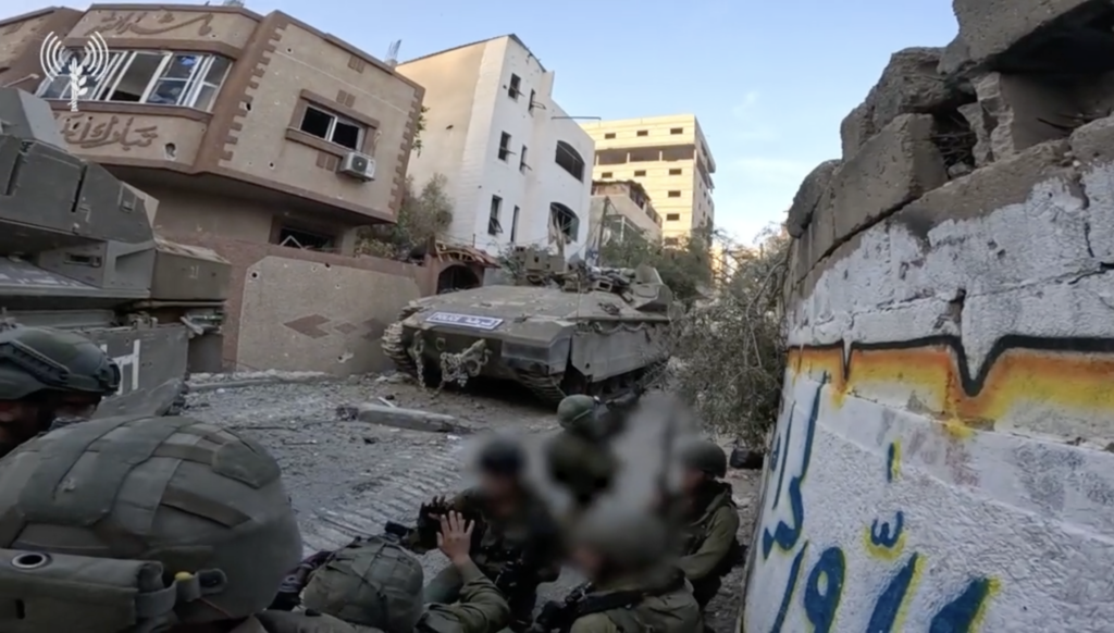 صورة نشرها الجيش الإسرائيلي لقواته المحتلة في شمال قطاع غزة/ الجيش الإسرائيلي