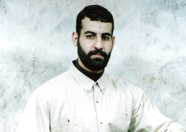 حُكم عليه بـ18 مؤبداً ومُنع من رؤية عائلته 16 عاماً.. من هو الأسير الفلسطيني أحمد المغربي؟