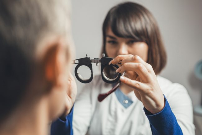 قد يكون التدخين من بين المسببات! منظمة الصحة العالمية تكشف أسباب فقدان البصر وطرق الوقاية