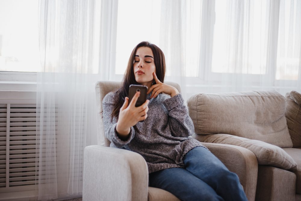 النرجسية وادمان مواقع التواصل الاجتماعي| shutterstock