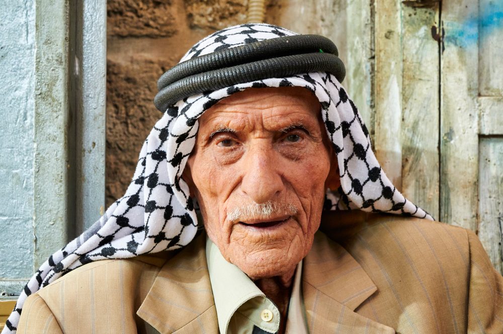 شارك في الإضراب الكبير مختلف الأطياف والأعمار - shutterStock