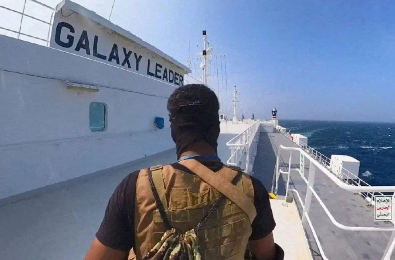 الحوثي يؤكد دعمه للبنان وفلسطين