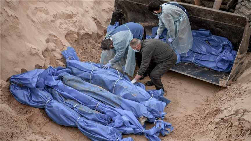 جثامين عشرات الفلسطينيين تصل غزة بعد إفراج جيش الاحتلال عنها/ الأناضول
